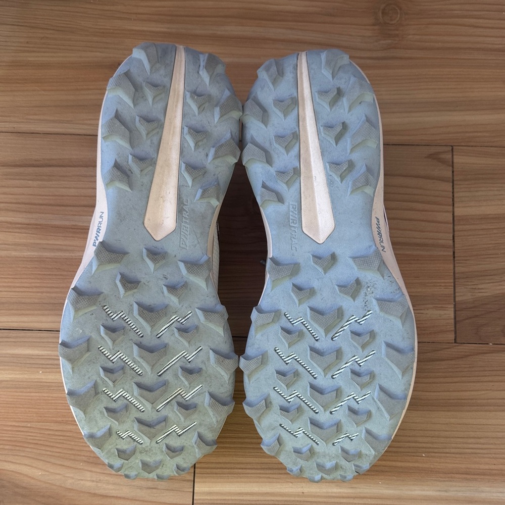 Saucony Cream and Pink Trail Shoes - Picture 4 of 4